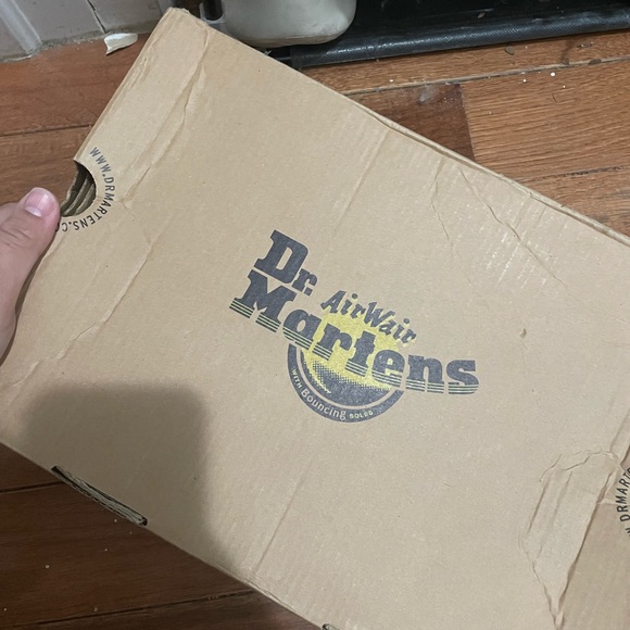 Practically New - Picture 4 of 5